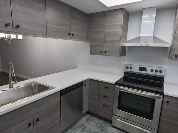 305 Eastgate Ln, Martinez, CA 94553