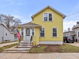 1523 Maple Ave, Oshkosh, WI 54902