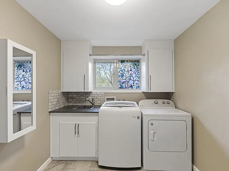 1627 E Broadway St — Photo 19
