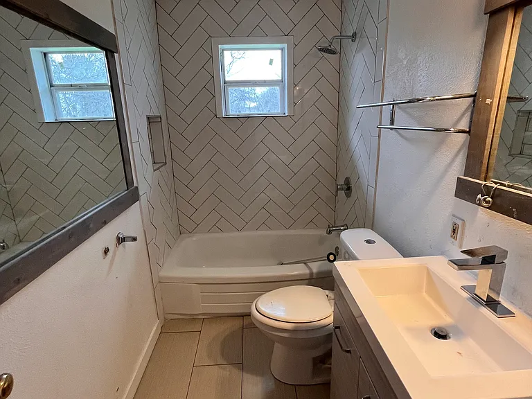 1708 Liberty St — Photo 10