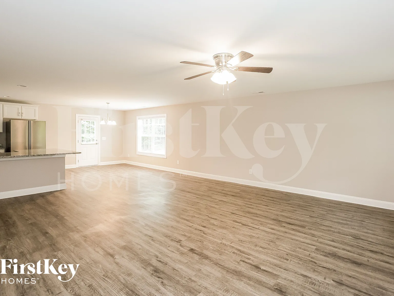 5 bed, 3.5 bath, 2400 sqft, $2,640 — Photo 4