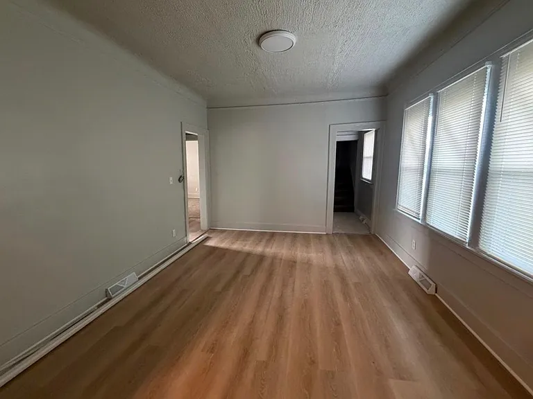 2315 Tuxedo St — Photo 9