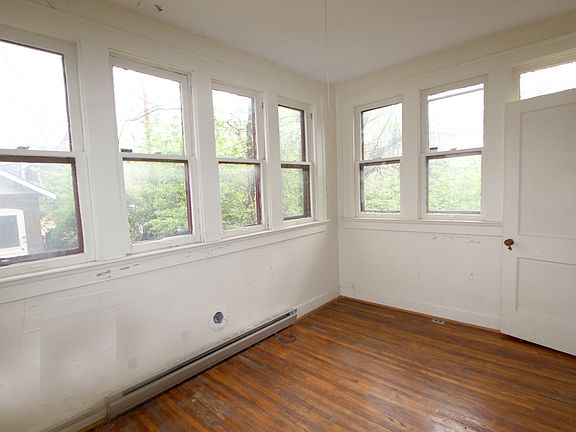 2nd image of 824 Franklin Ave