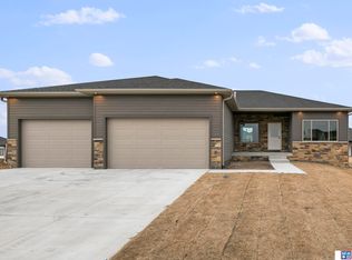 10530 Freedom Ln, Lincoln, NE 68527