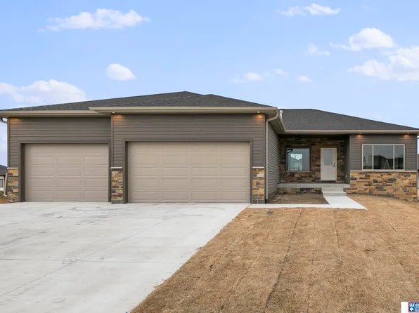10530 Freedom Ln, Lincoln, NE 68527