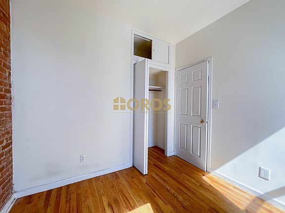 4th image of 200 E 7th St APT 5C