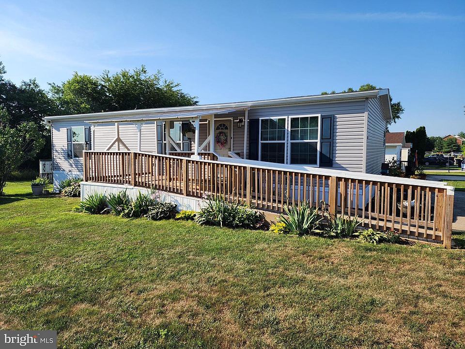1st image of 14125 Zinnia Ln