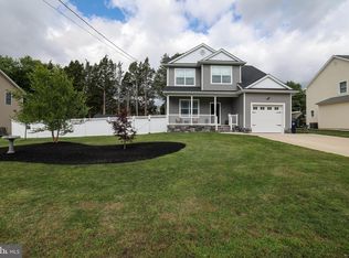 13 Champions Dr, Little Egg Harbor, NJ 08087