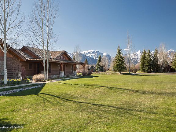 2nd image of 6295 N Aspen Dr