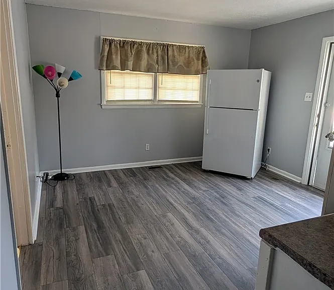 224 Irene St — Photo 7