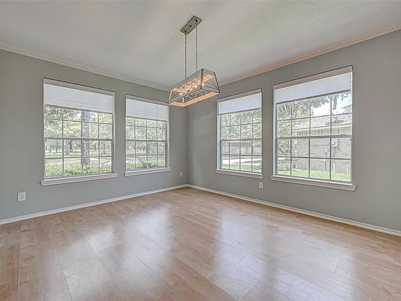 4th image of 3231 Windemere Park Ln
