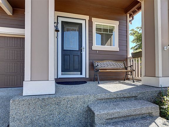 3rd image of 2404 195th Street E