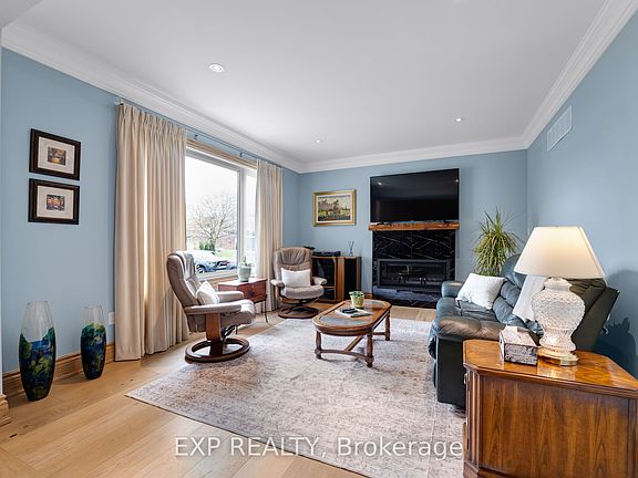 5th image of 18 Gosling Rd