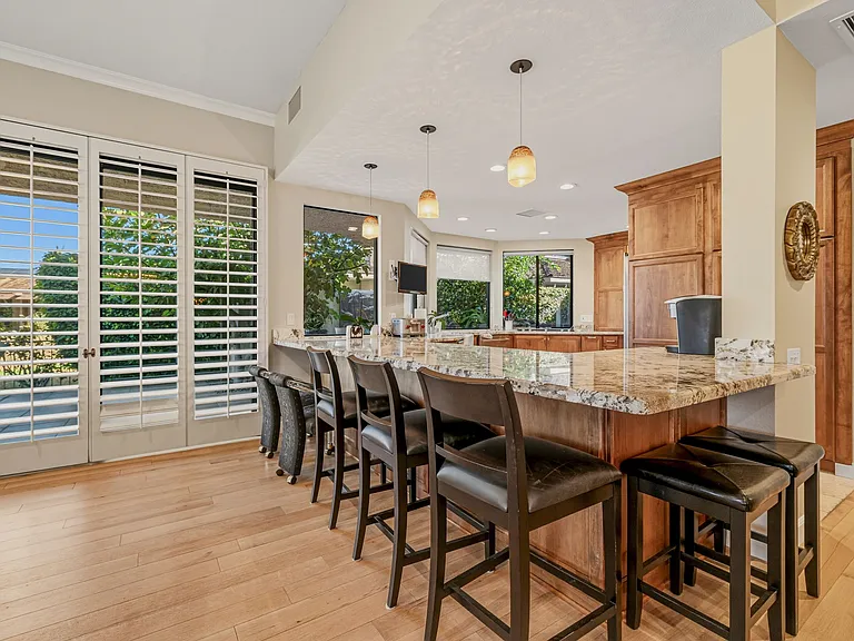 10 Whittier Ct — Photo 27
