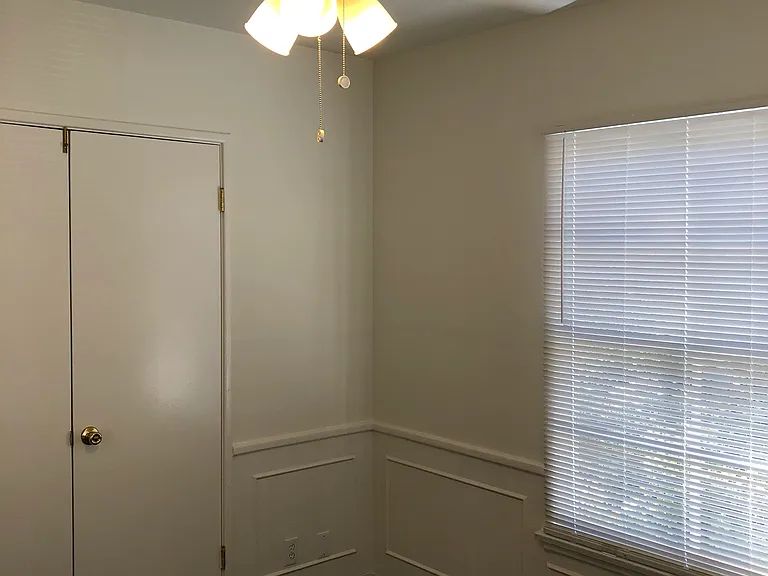 613 1/2 Kelton Ave — Photo 16