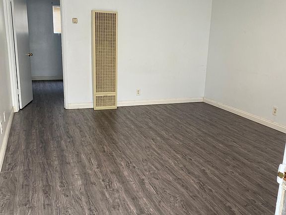 5th image of 4035 W 132nd St APT 2