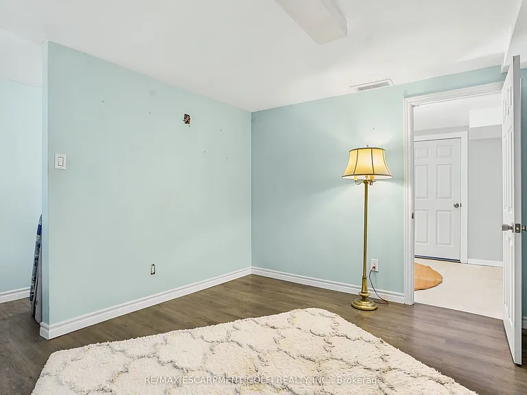 602 Geneva St — Photo 17