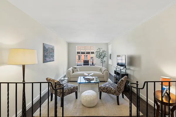 250 West 24th Street #4EW