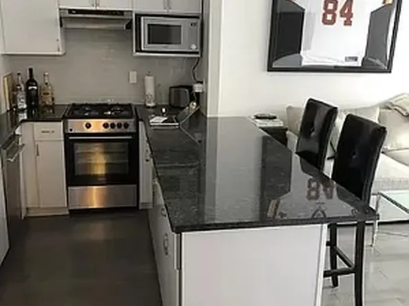 400 East 14th Street 4C image 3 of 6