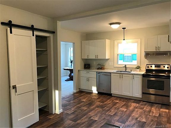 2nd image of 2601 Brentwood Pl