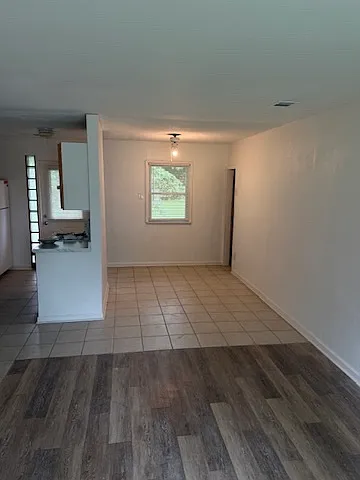 3 bed, 962 sqft, $1,400 — Photo 2