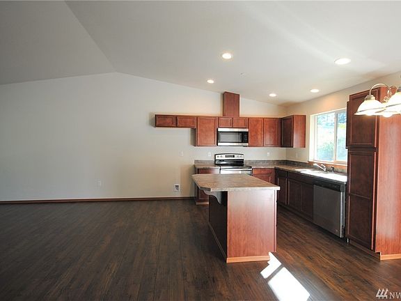 4th image of 19809 67th Ave E