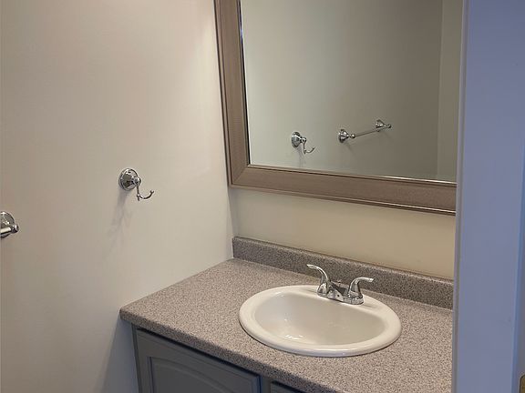 4th image of 1178 Ohio St #4