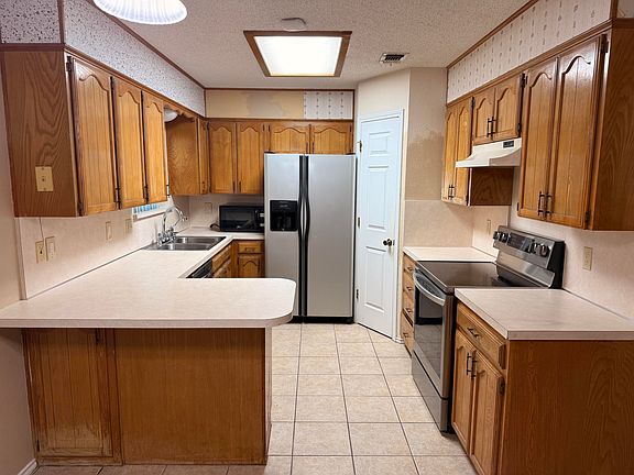 5th image of 3613 Cedar Creek Dr