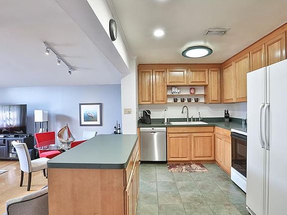 3rd image of 3704 W Platt St