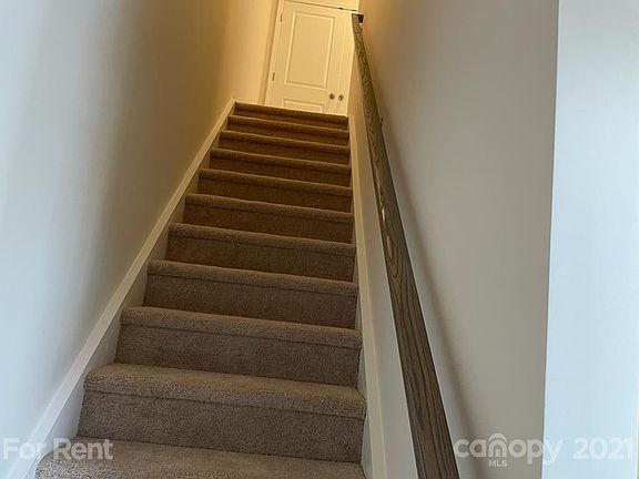 5th image of 534 Dorman St