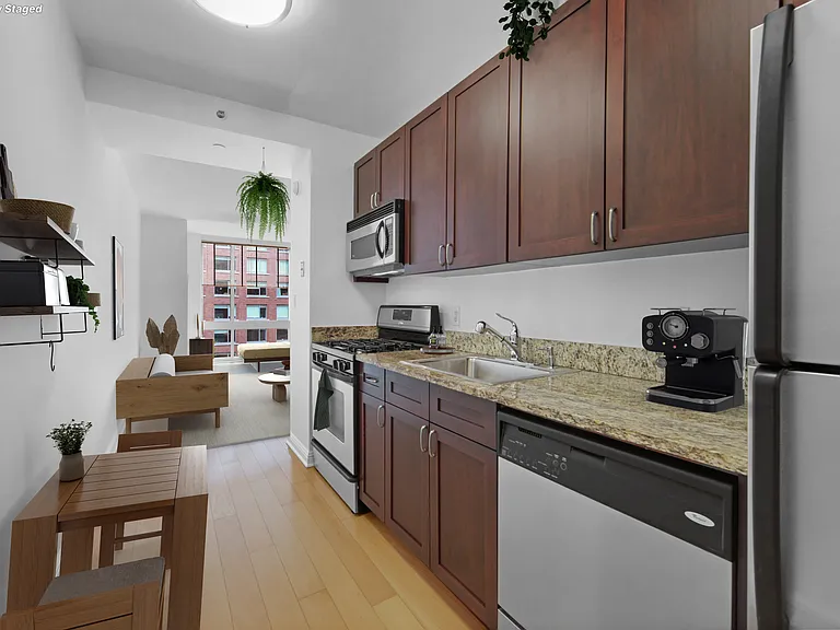 211 N End Ave #11B — Photo 7