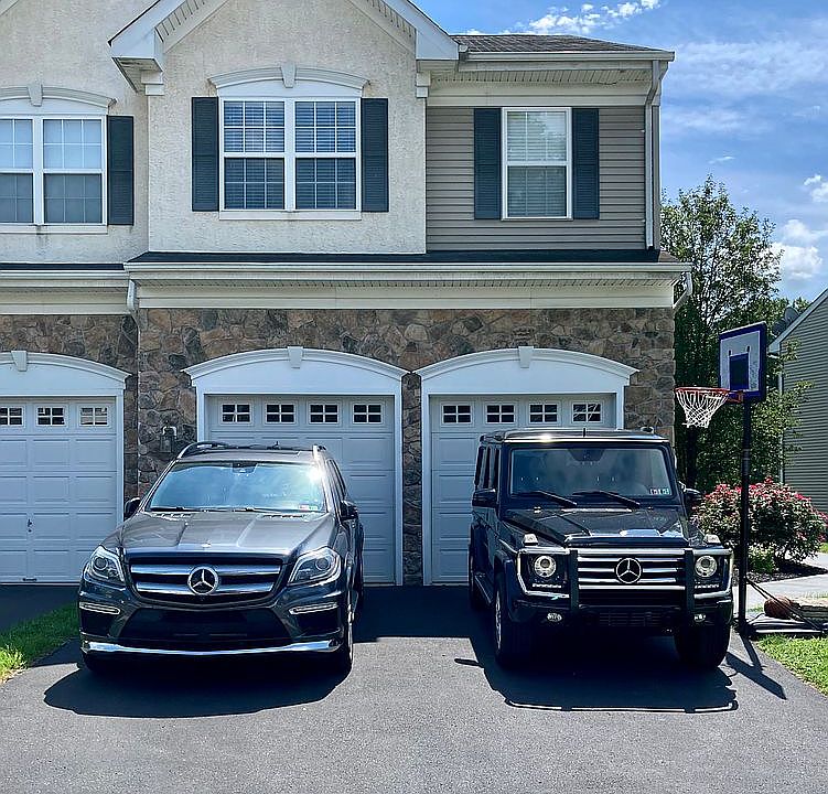 1st image of 7 Valley View Dr
