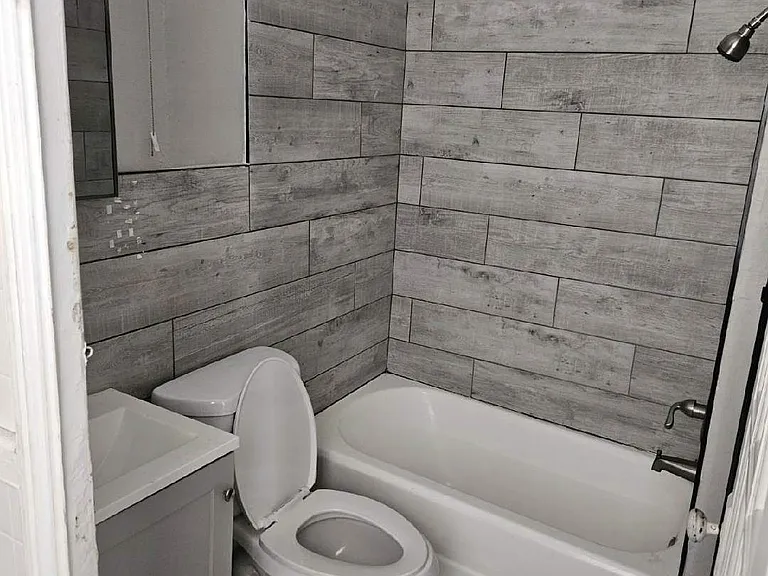 1239 Agnes Pl #2 — Photo 4
