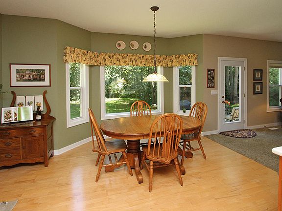 5th image of 3327 Hanford Ln