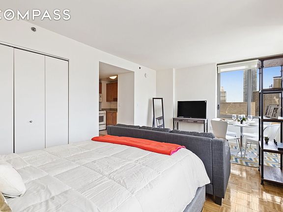 5th image of 35 W 33rd St #19A**