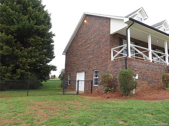 3rd image of 2664 Little River Ct