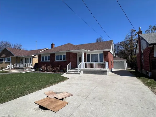 390 Dumfries Ave, Kitchener, ON N2H 2G1