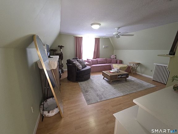 5th image of 44 Maple Avenue