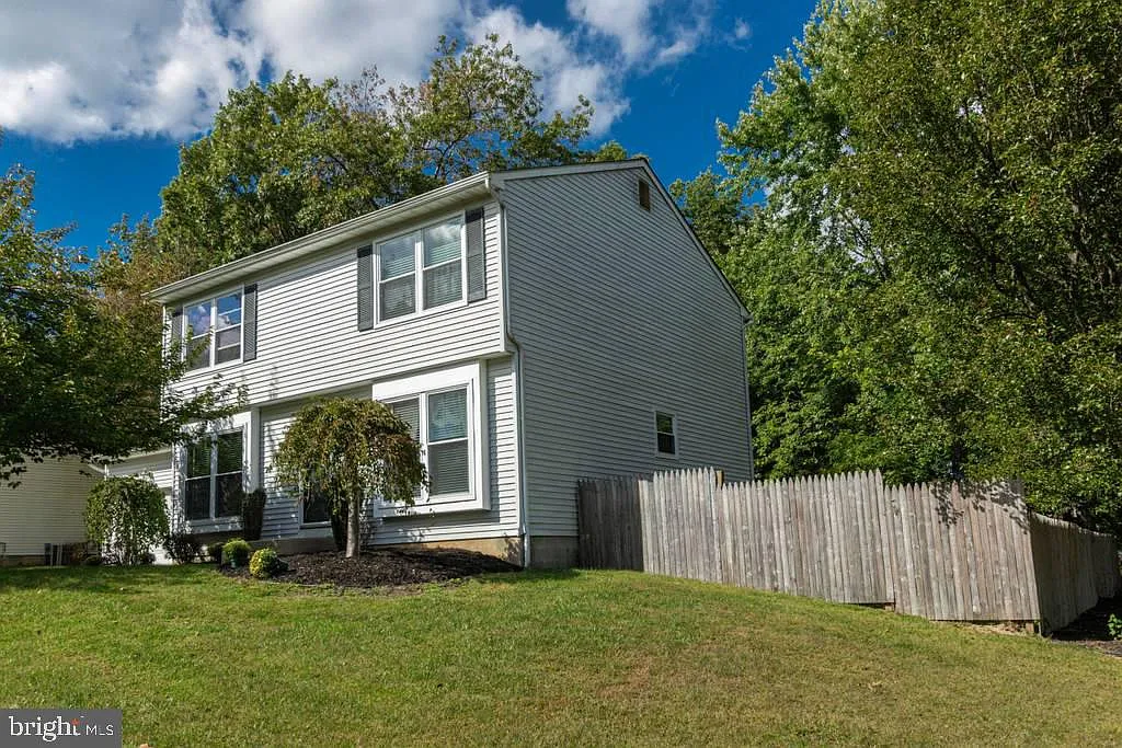 19 Saint Moritz Dr photo 1