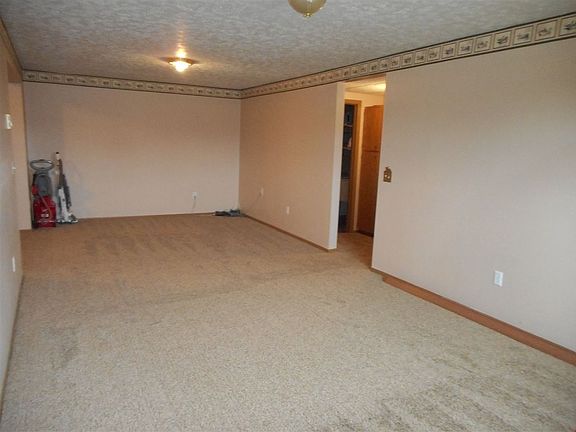 3rd image of 110 5th St SW