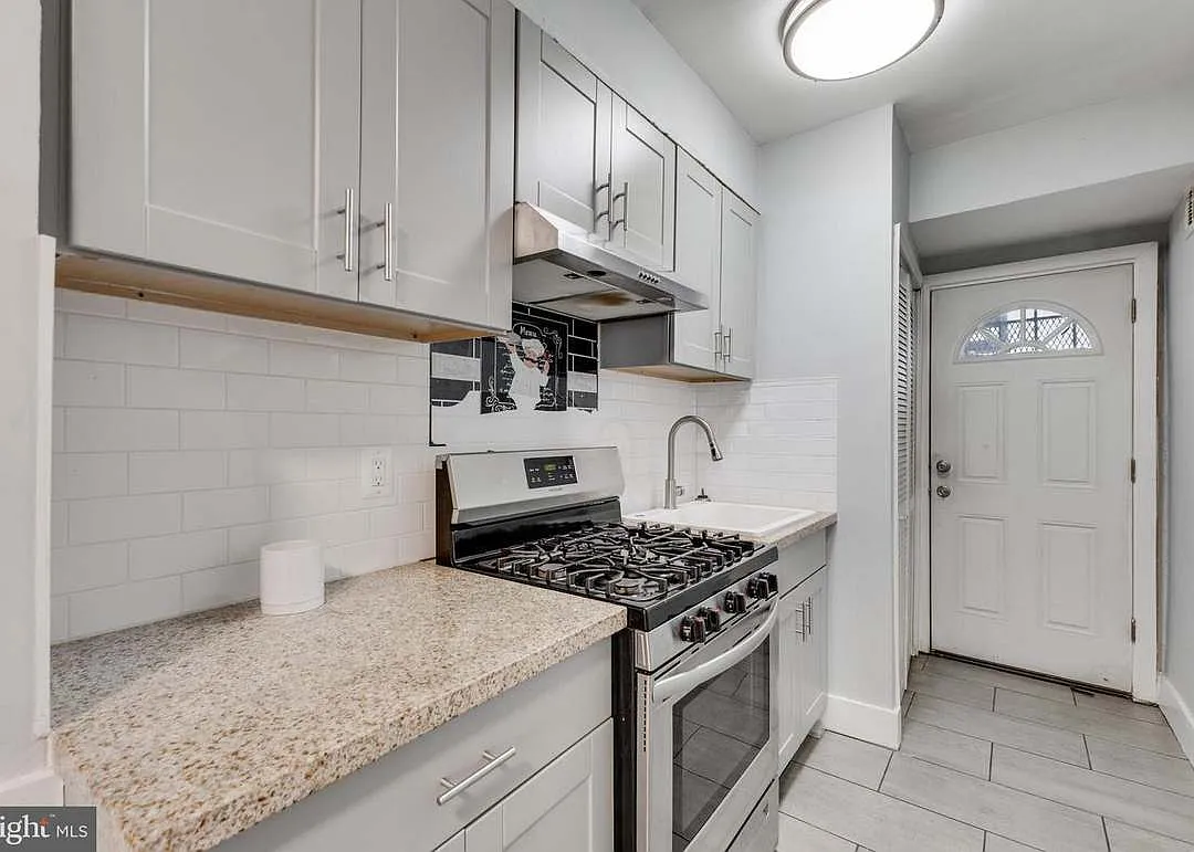 1 bed, 666 sqft, $1,200 — Photo 4