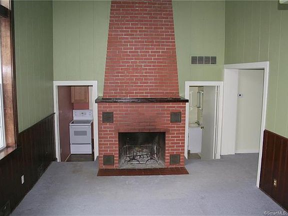 4th image of 72 Tolland Grn