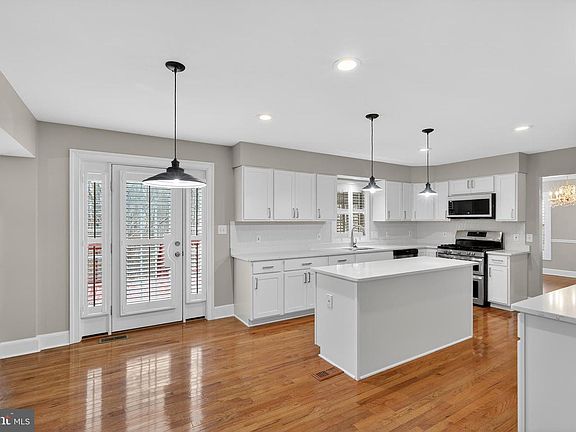 5th image of 1610 Wilson Rd