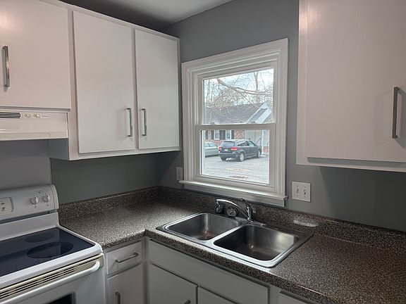 2nd image of 5120 Rivers Ave #135