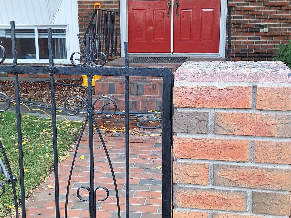 1st image of 1542 19th Ave NW #1