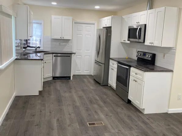 14019 Barcalow St, Philadelphia, PA 19116