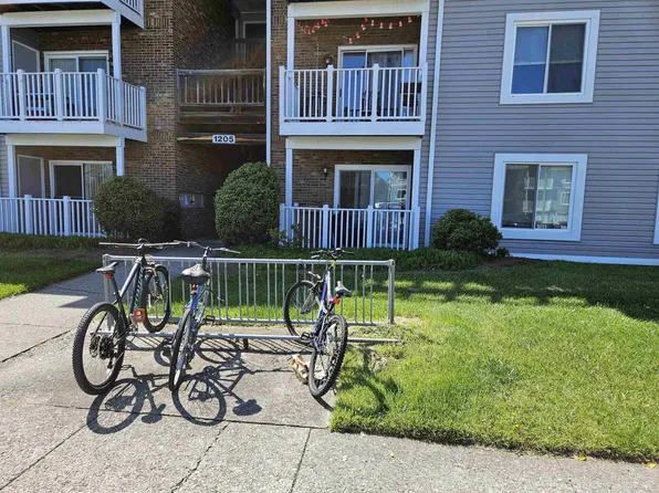 1205 University Ter APT D, Blacksburg, VA 24060