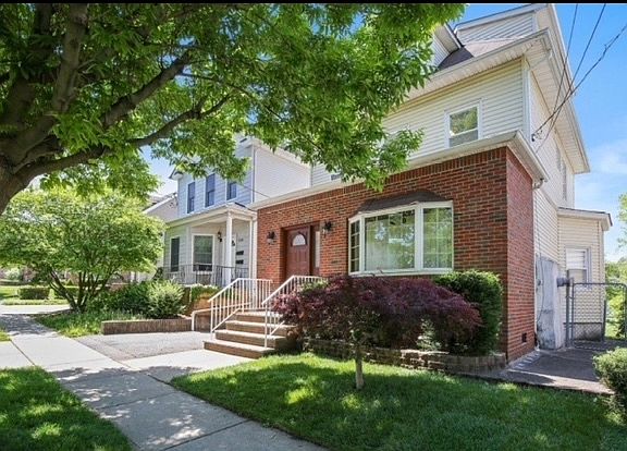 3rd image of 542 Kingsland Ave