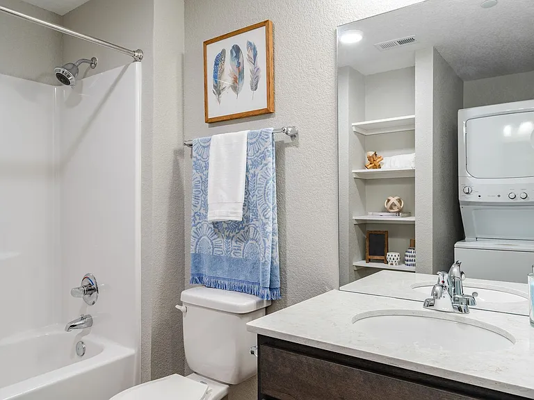 Arabella: 200 W 1st St - Cedar Falls — Photo 15
