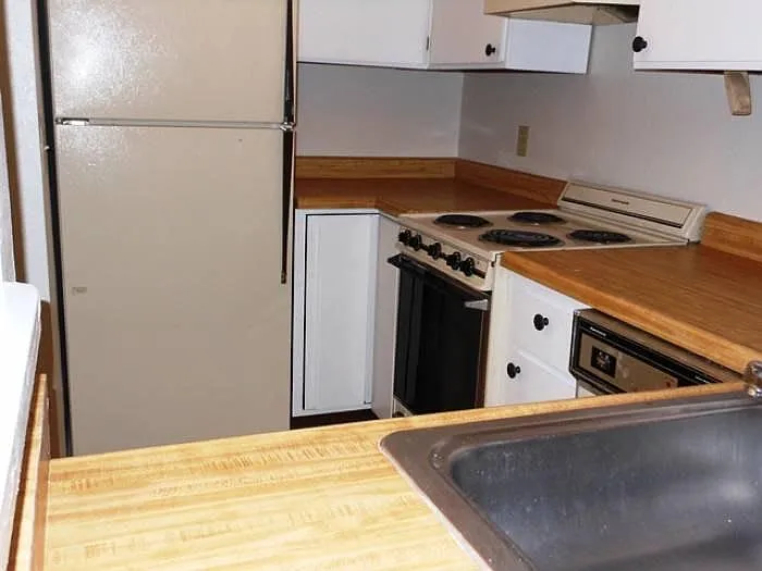 1250 Salem Pl #3 — Photo 6
